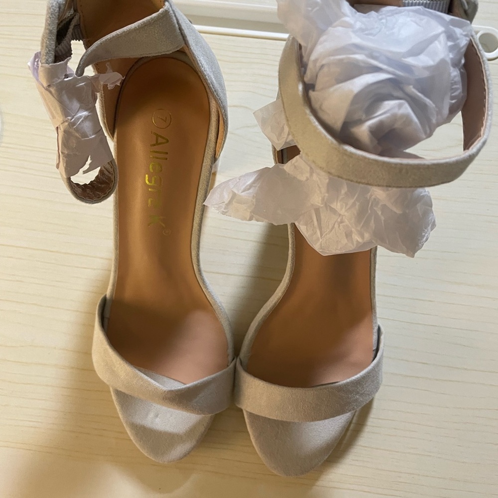 Allegra K‎ Cream Heels Elegant Design